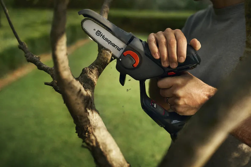 Husqvarna Aspire™ P5-P4A Battery Tree Pruner